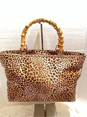 EUC. Satin leopard animal print material with wooden handles handbag.